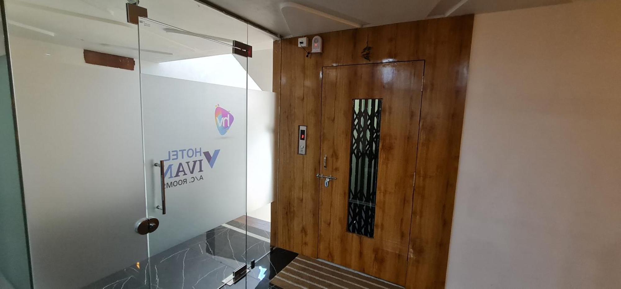 Hotel Vivan Vadodara Exterior photo